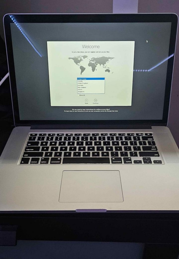 MacBook Pro 15 inch Retina Display, i7