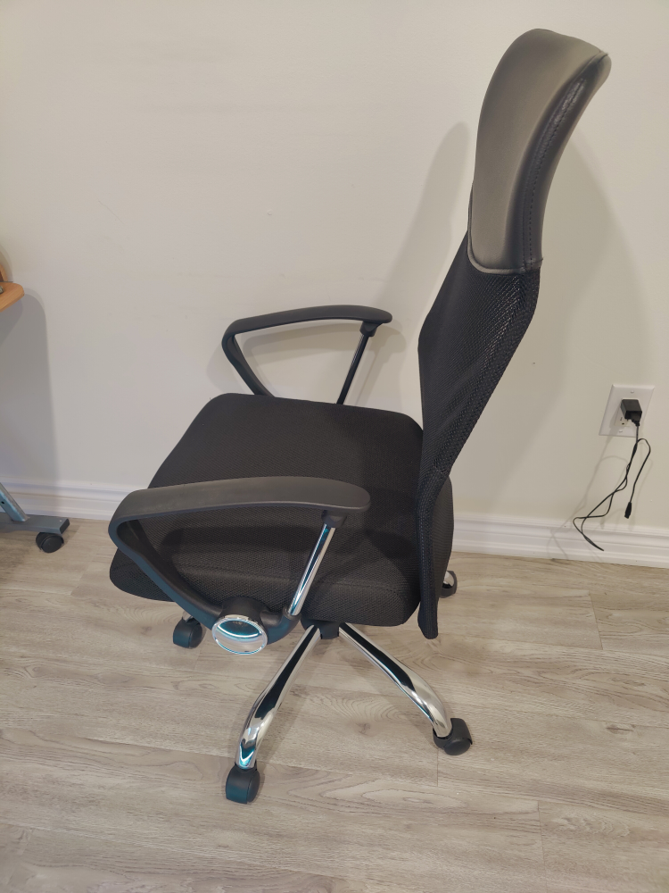 Black Mesh Office Chair - photo 2