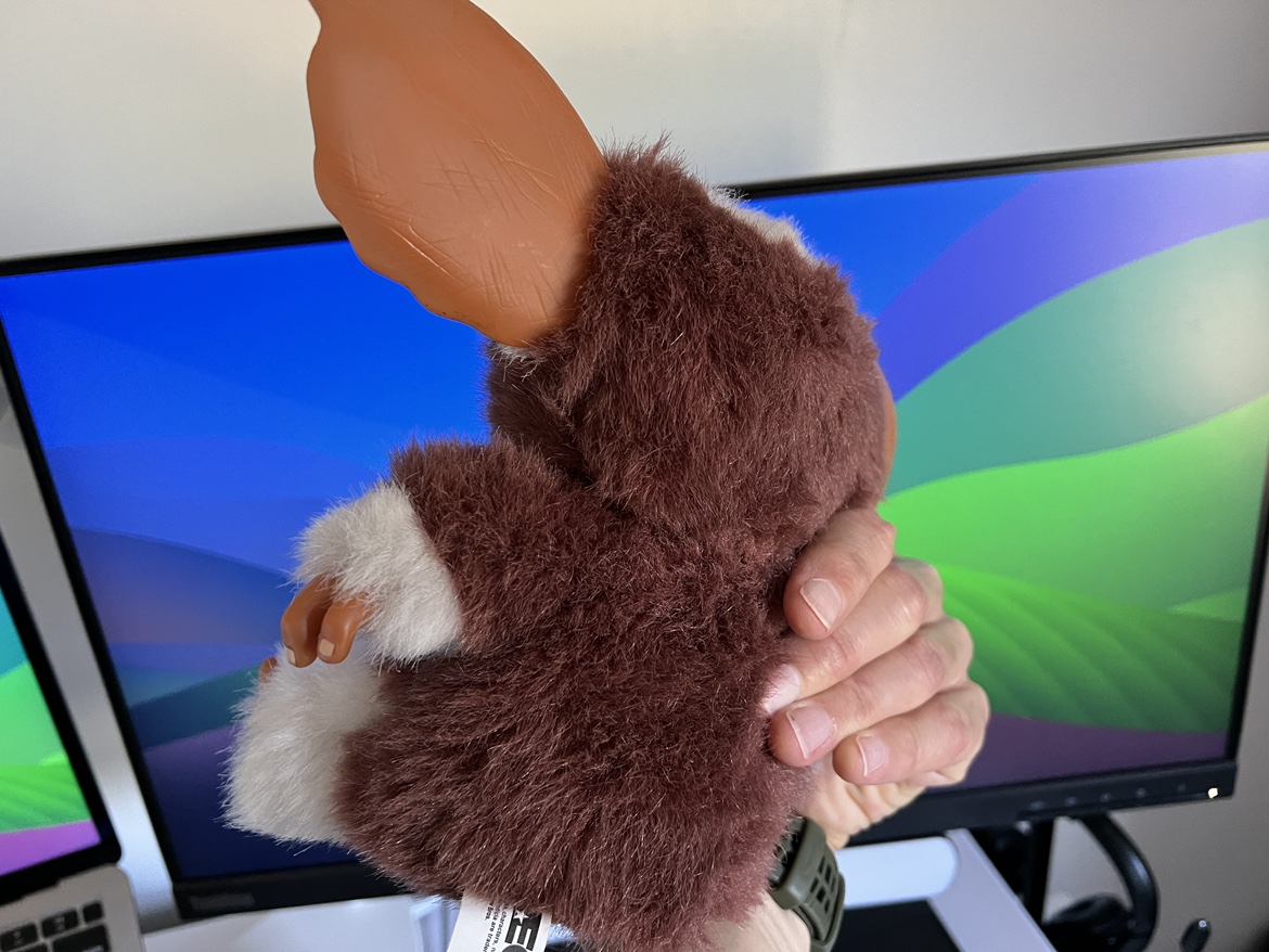 Singing Gizmo Plush Toy - moves and sings - photo 3