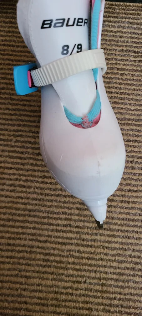 Bauer Ice Skates Size 8/9 image indicator(2)