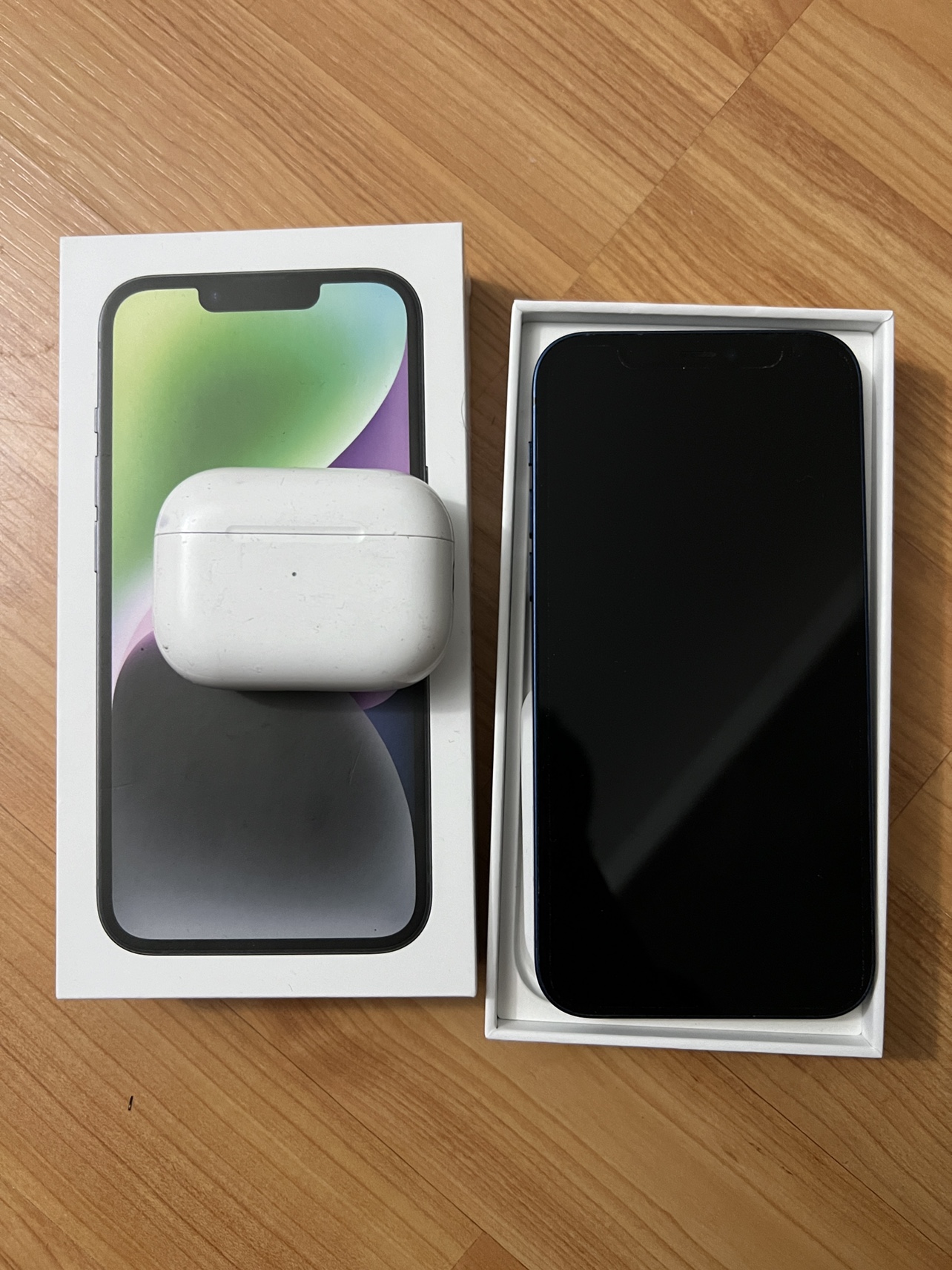 iPhone 12 & AirPods Pro 2 - photo 4