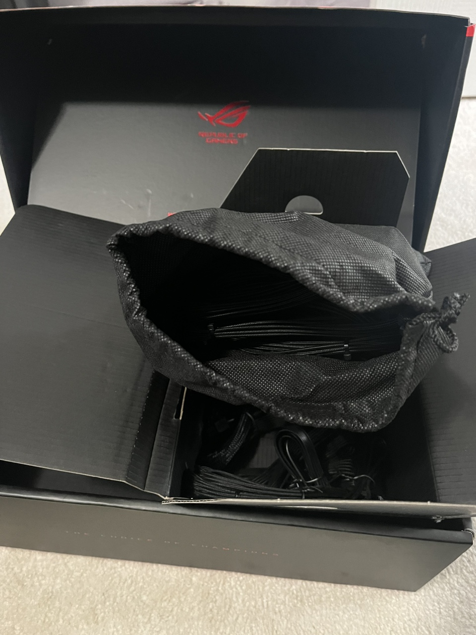 ROG Thor 1200W Platinum PSU - photo 2