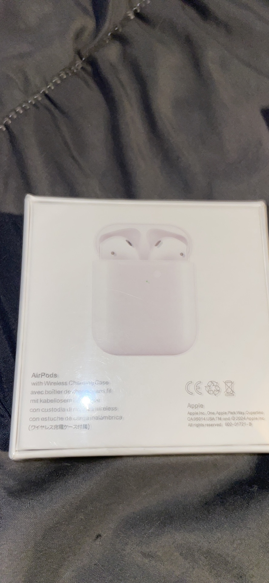 Apple AirPods with Wireless Charging Case - photo 2