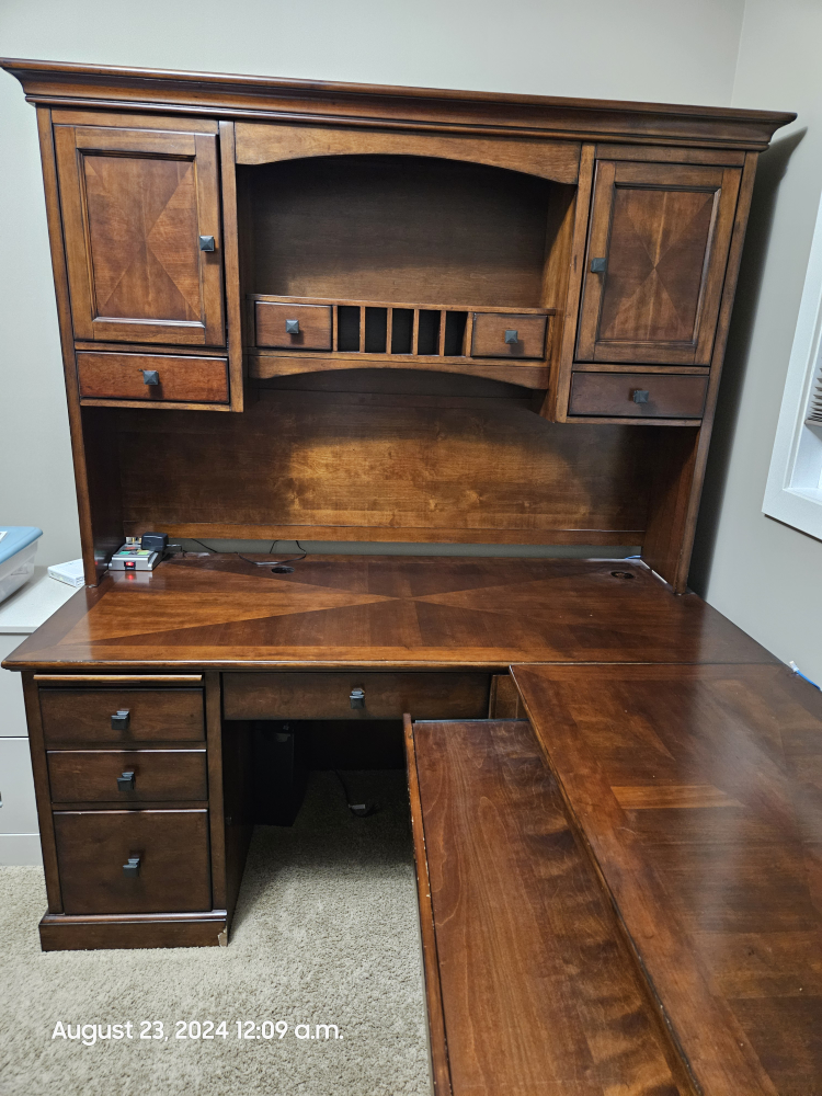 Corner Desk with Hutch - photo 3
