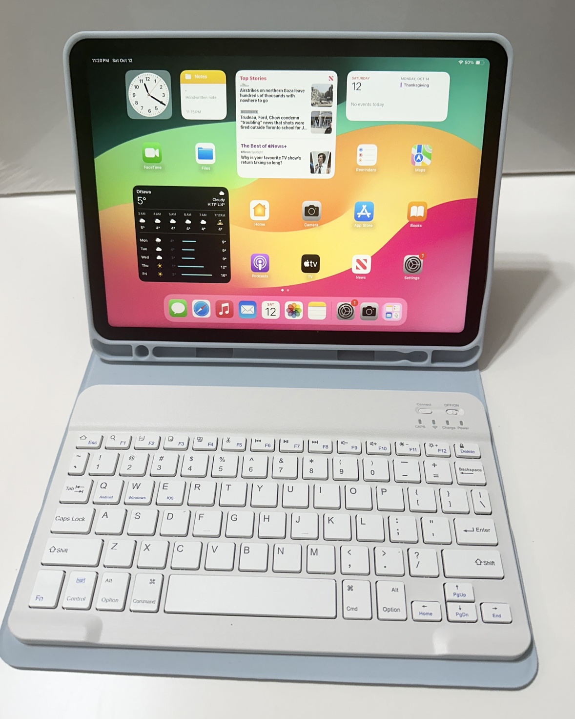 iPad Air 11inch cellular bundle like new - photo 2