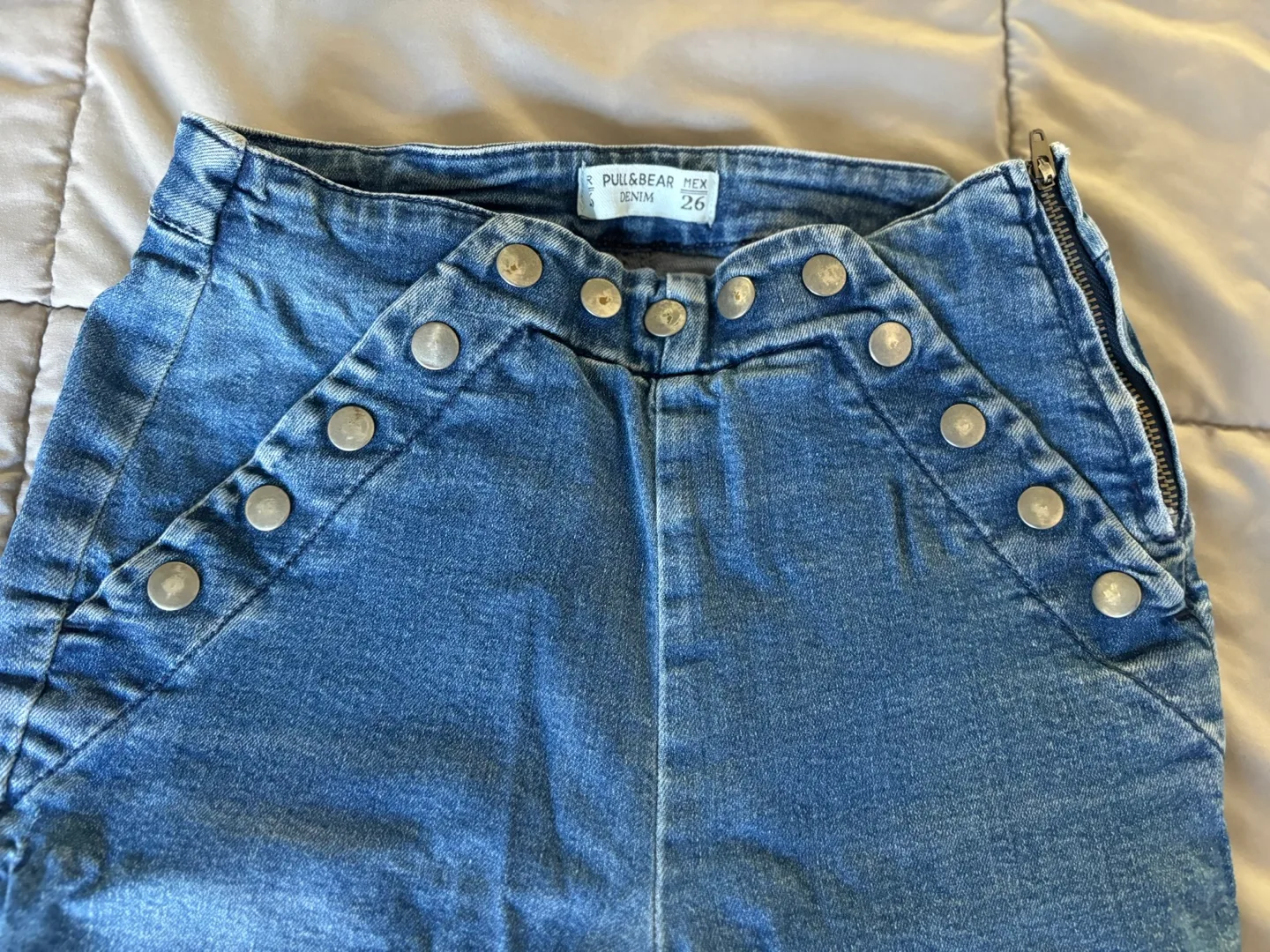 4 Stretch pants, Pull & bear, American Eagle x2, Joe Fresh image indicator(5)