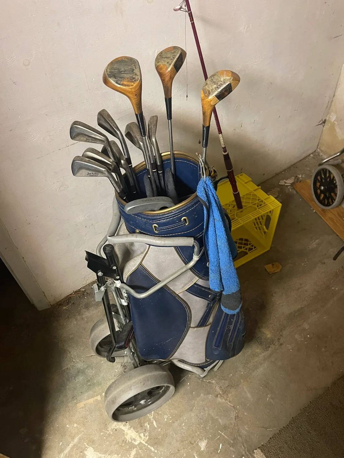 $ $75 !!! Scott Golf Set BAG & CART image indicator(3)