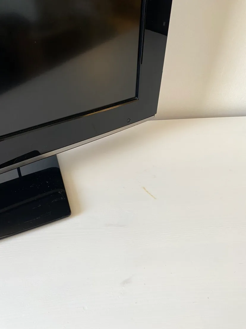 White IKEA 8 Drawer Dresser image indicator(4)