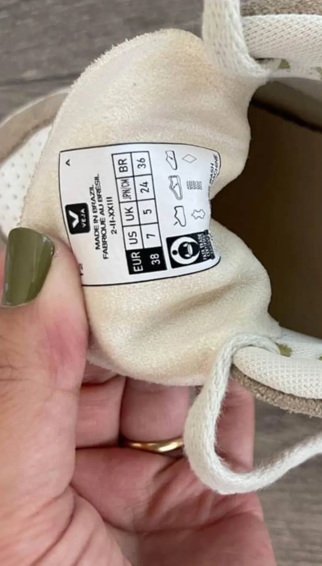 Veja V-10 Sneakers image indicator(2)