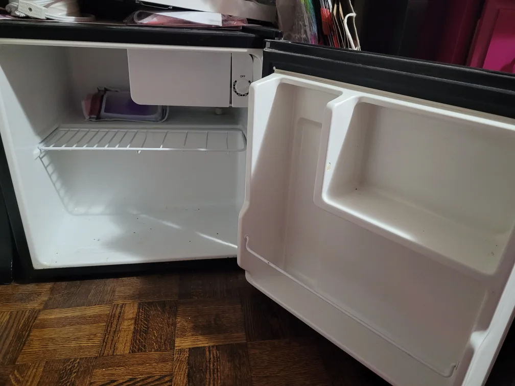 The most badass mini fridge ever image indicator(2)