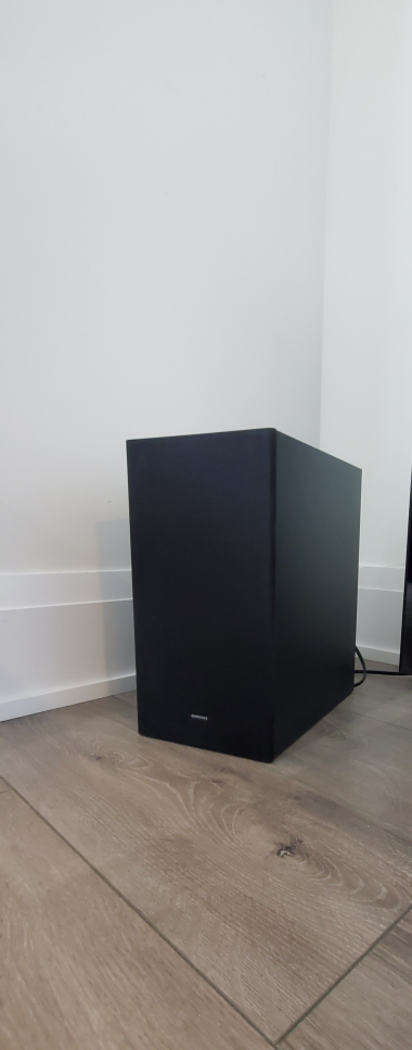 Samsung 55" QLED 4K Q80C and Soundbar with Subwoofer - photo 2