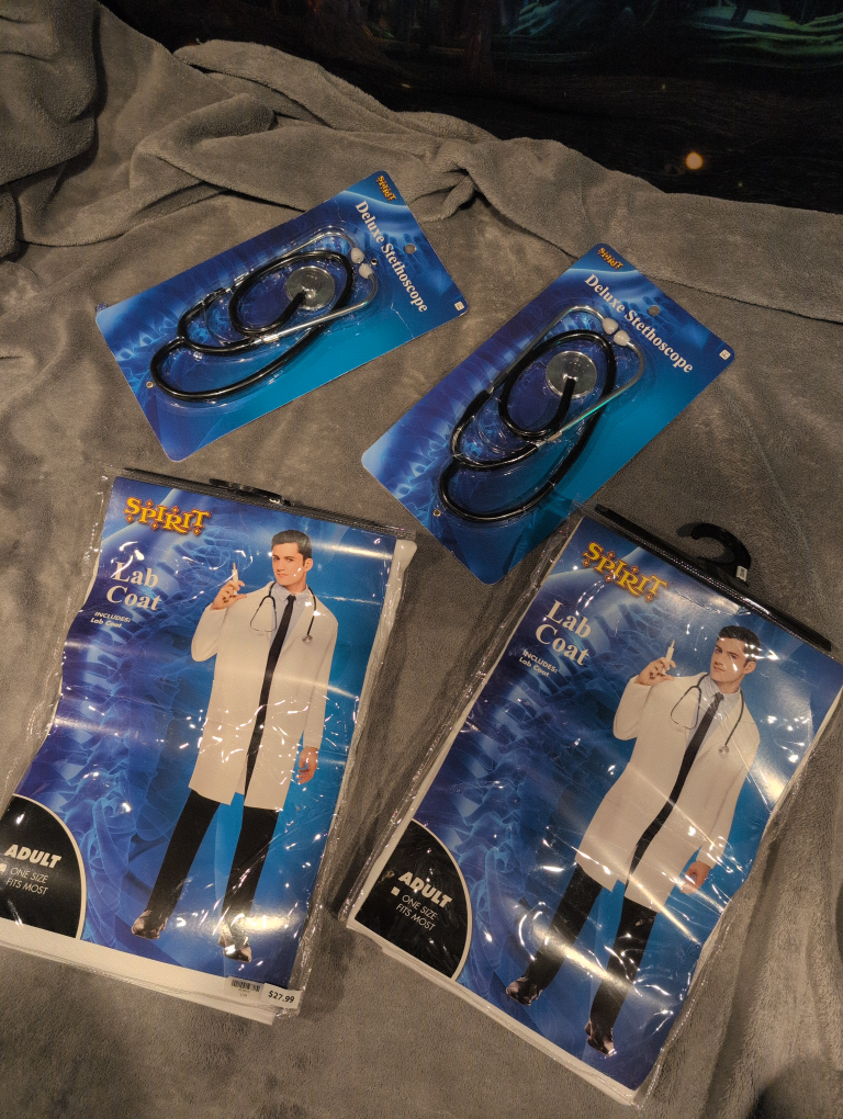 Doctor's Costume + Stethoscope 🎃🥼🩺 - photo 2