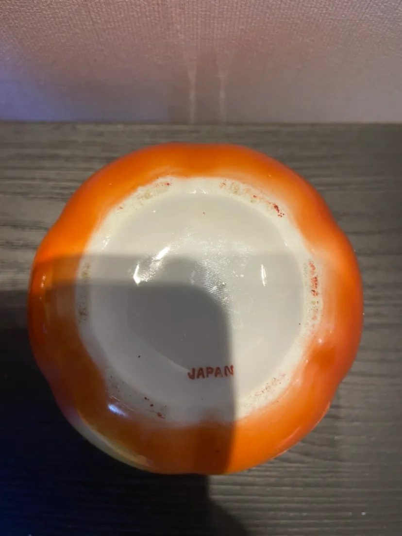 Vintage Ceramic Apple Shaped Container image indicator(3)