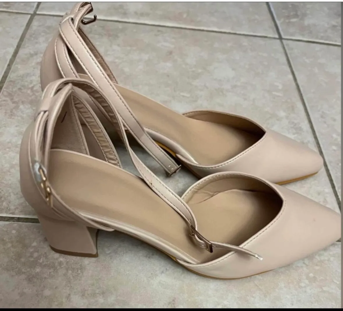 Point Toe Mid Heeled Ankle Strap Pumps size 6 image indicator(5)