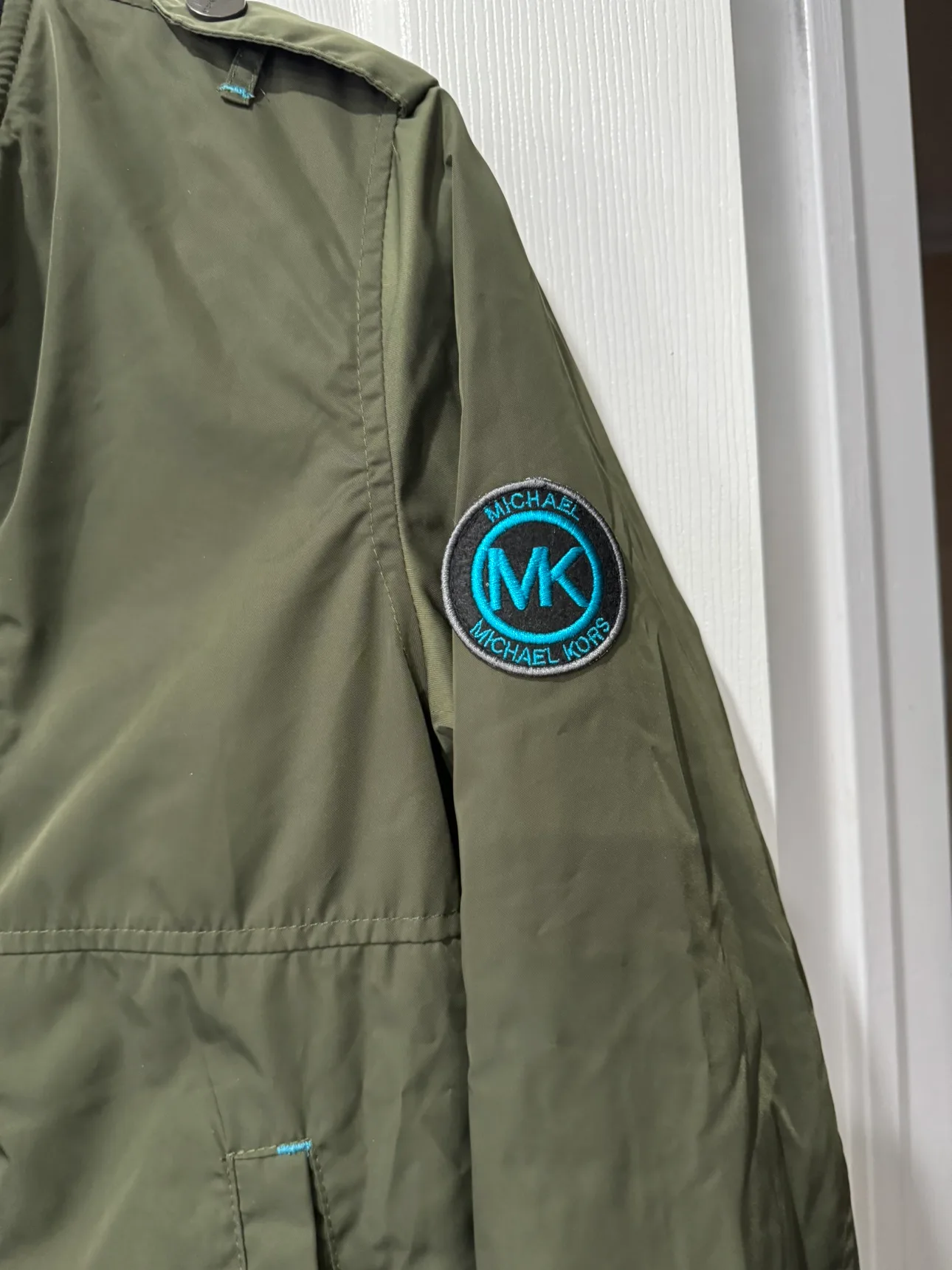 MICHAEL KORS JACKET KIDS NO DAMAGES image indicator(4)