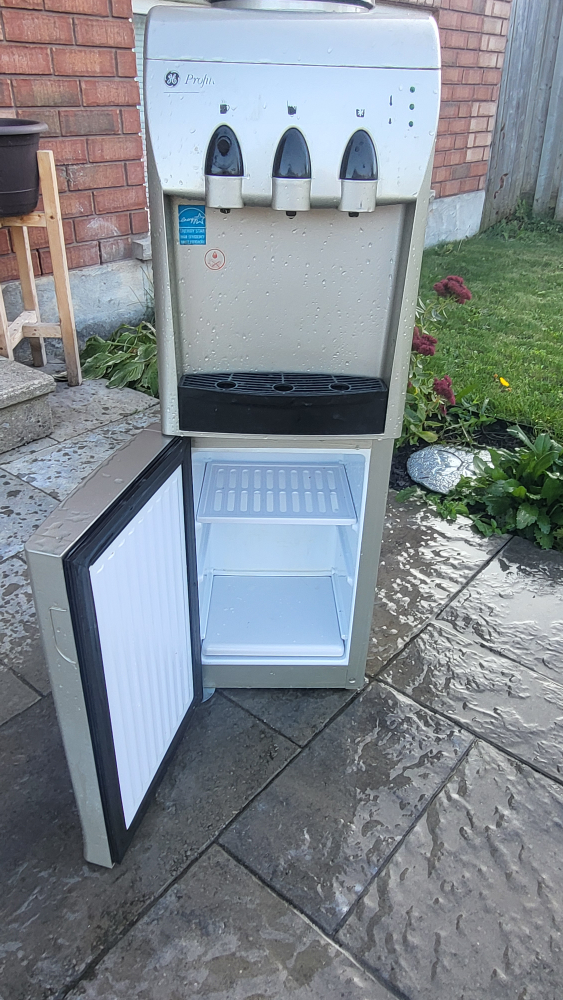 Profine Water Dispenser with Mini Fridge - photo 3