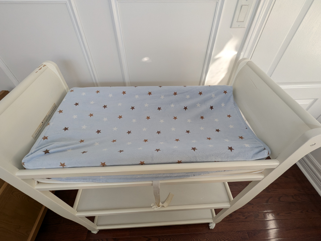 Graco Changing Table - photo 4
