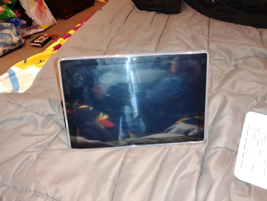 Tablet with Keyboard and Mouse