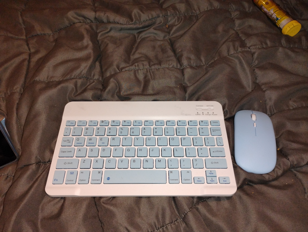 Tablet with Keyboard and Mouse - photo 2