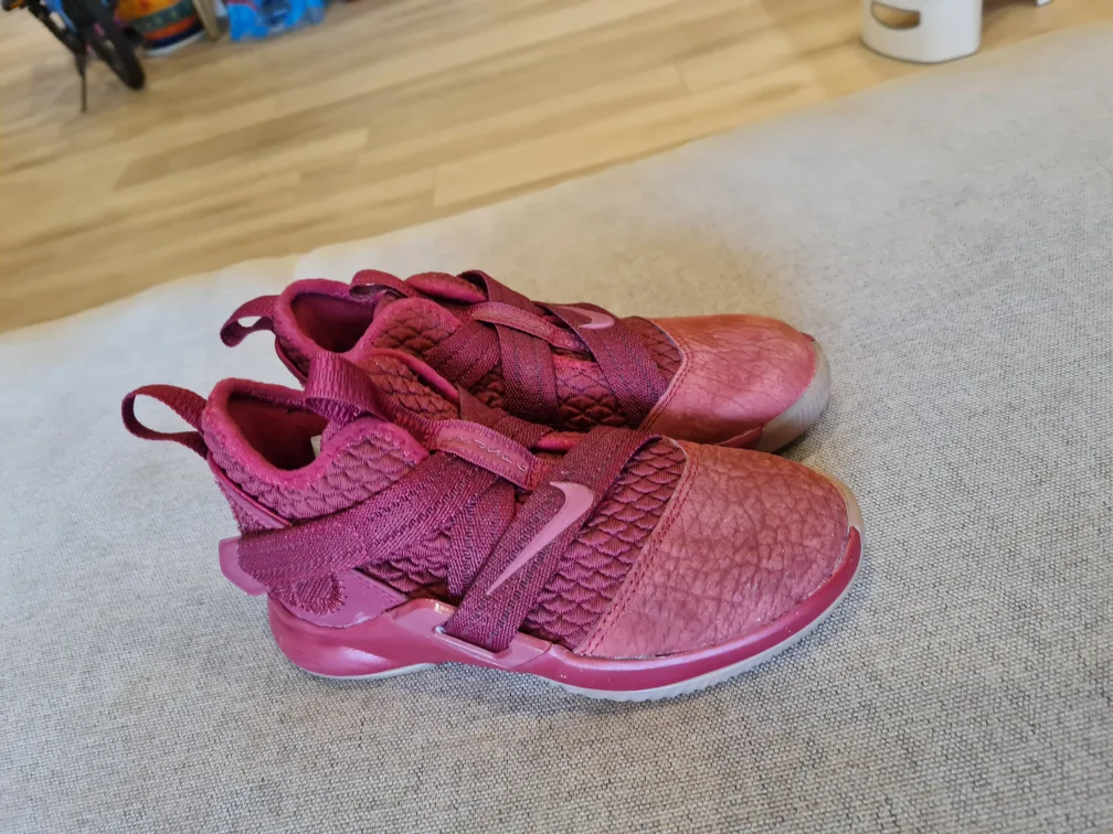 Nike LeBron Soldier 11 Kids Shoes image indicator(2)