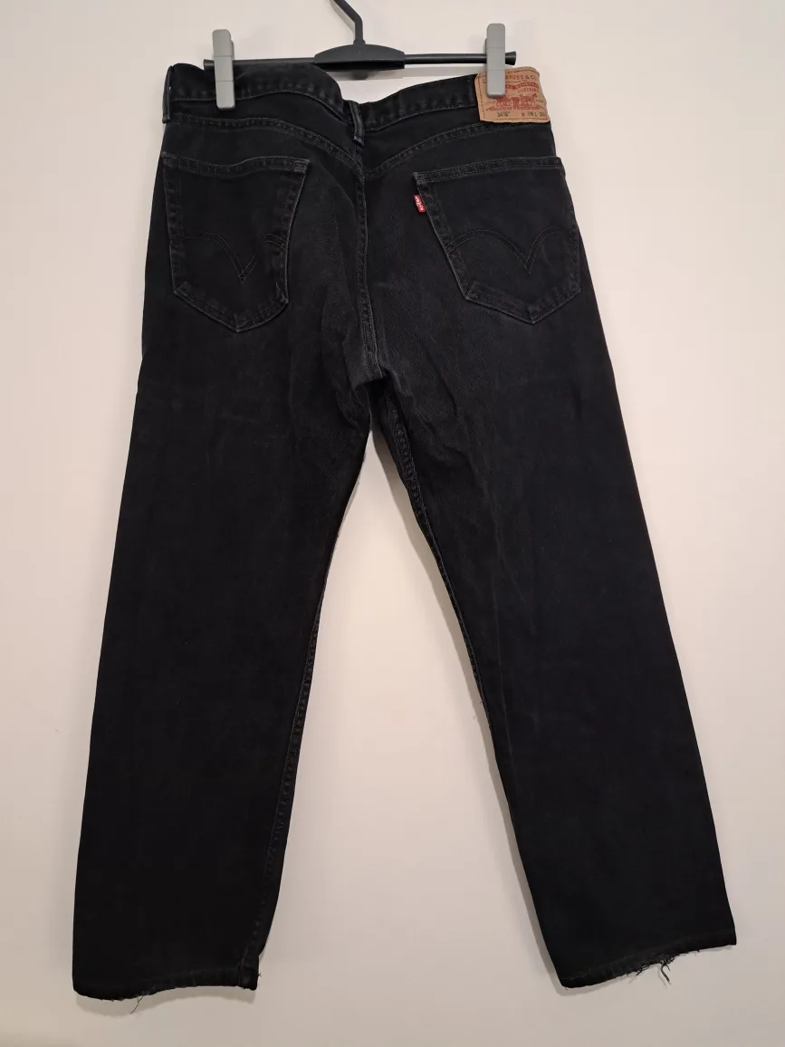 34x30 vintage Levi's straight fit 505 black jeans image indicator(2)