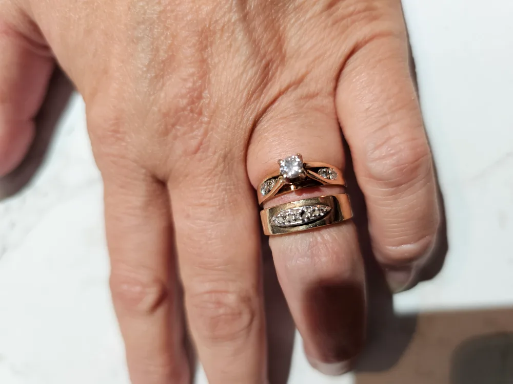 Gold Wedding Band Set image indicator(3)