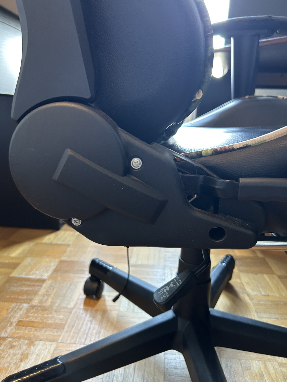 VANCEL Gaming Chair - photo 5