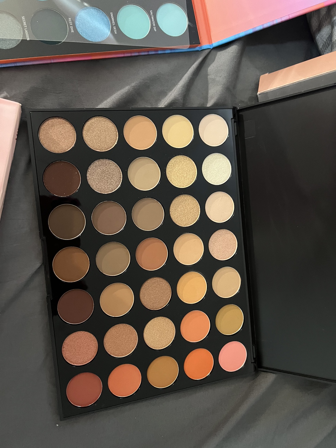 Morphe Eyeshadow Palettes - photo 5