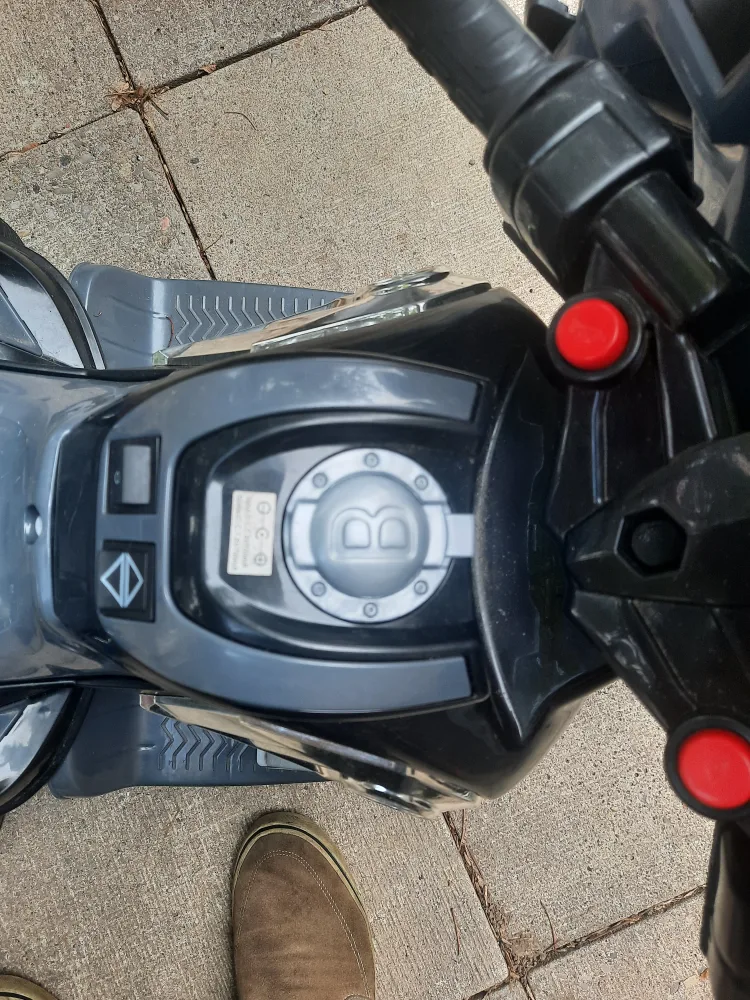 kid's battery operated trike police car (PLs READ DESCRIPTION) image indicator(4)