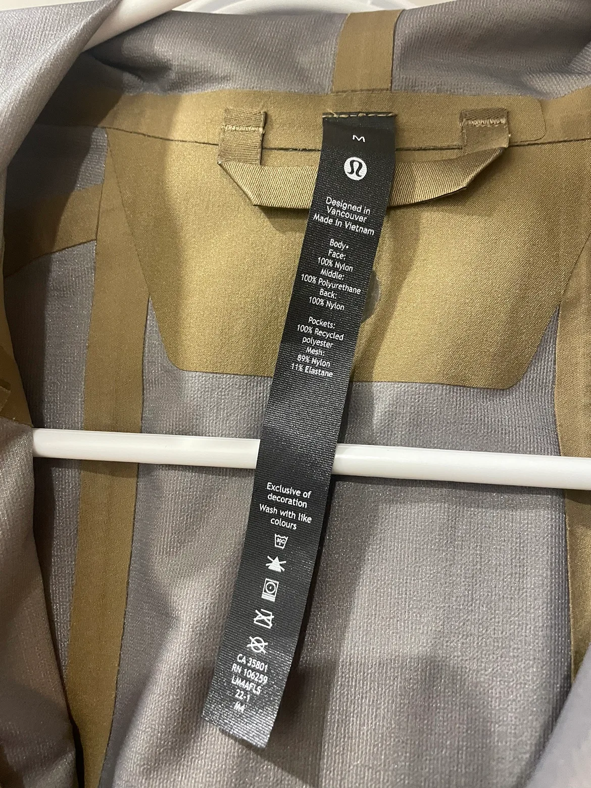Lululemon Rain Jacket image indicator(5)