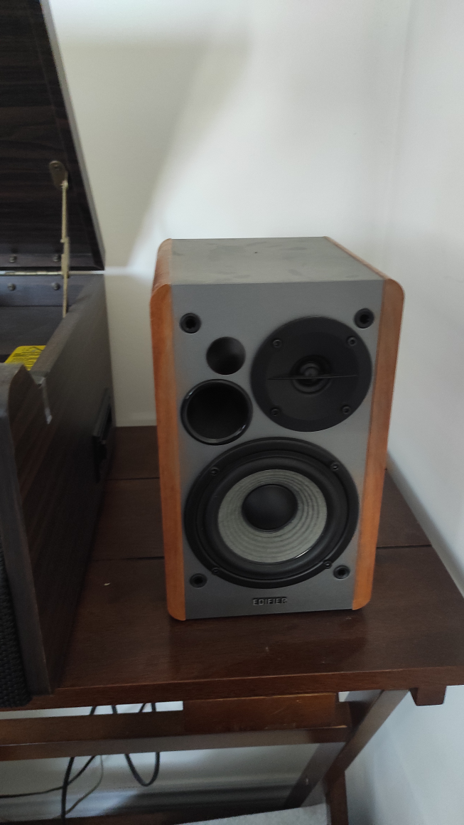 Edifier R1280T: 2.0 Powered Bookshelf Speakers - photo 2