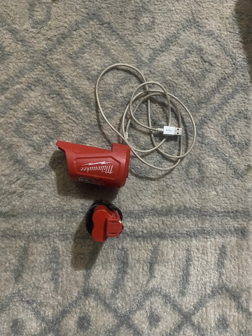 Milwaukee M12 mini compact USB Charger - photo 2