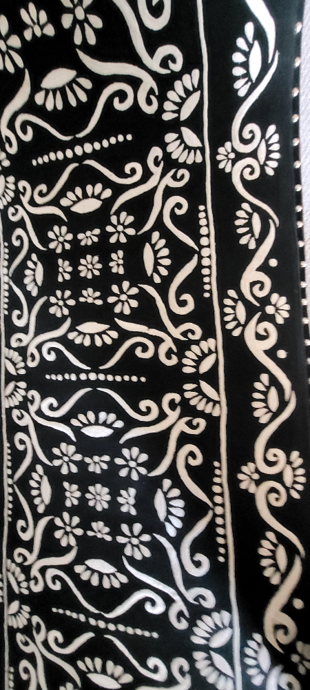 Black and White Floral Upholstered Bench Divan - photo 2
