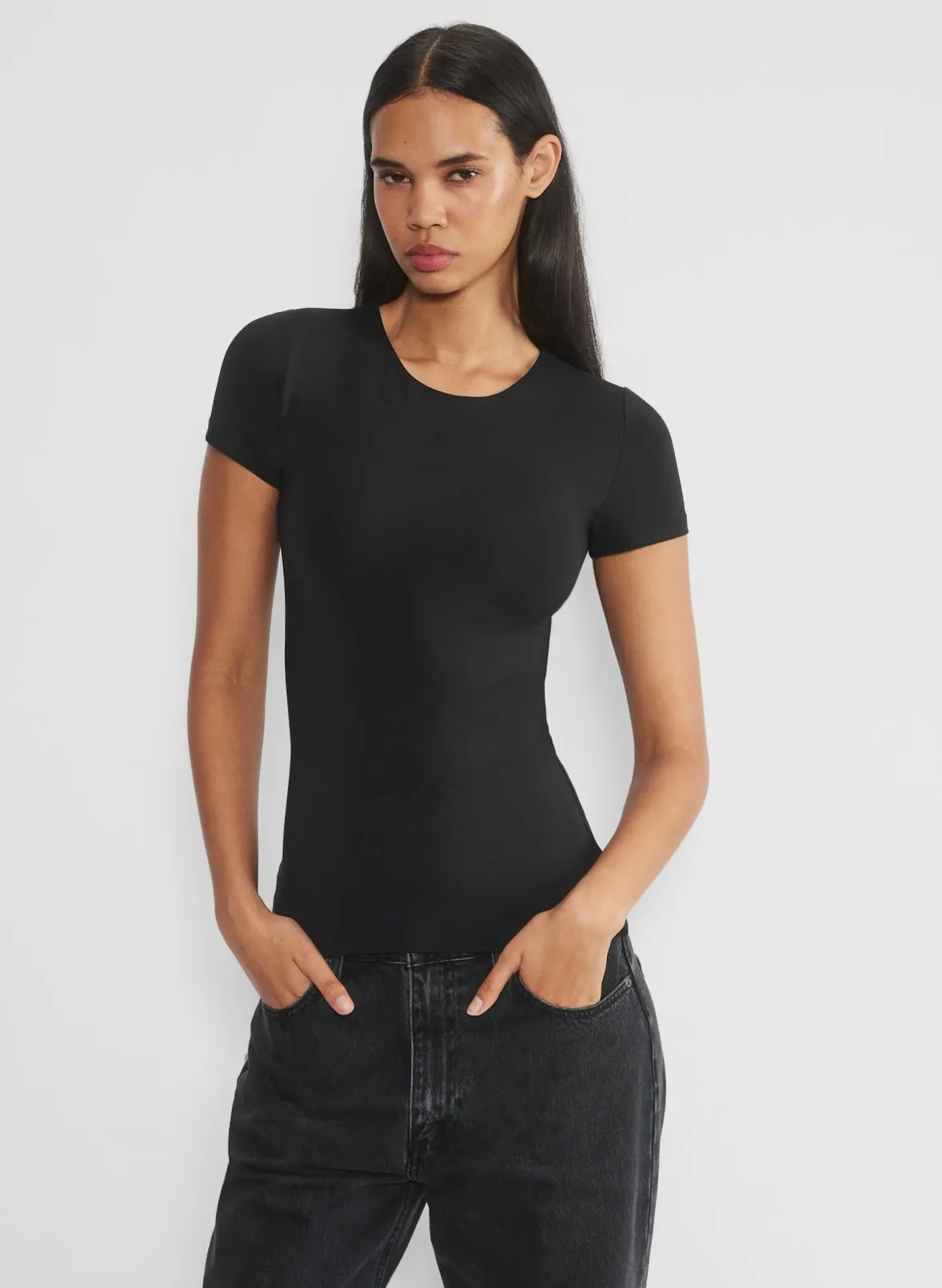 Aritzia | Contour Tee Crew Neck image indicator(2)