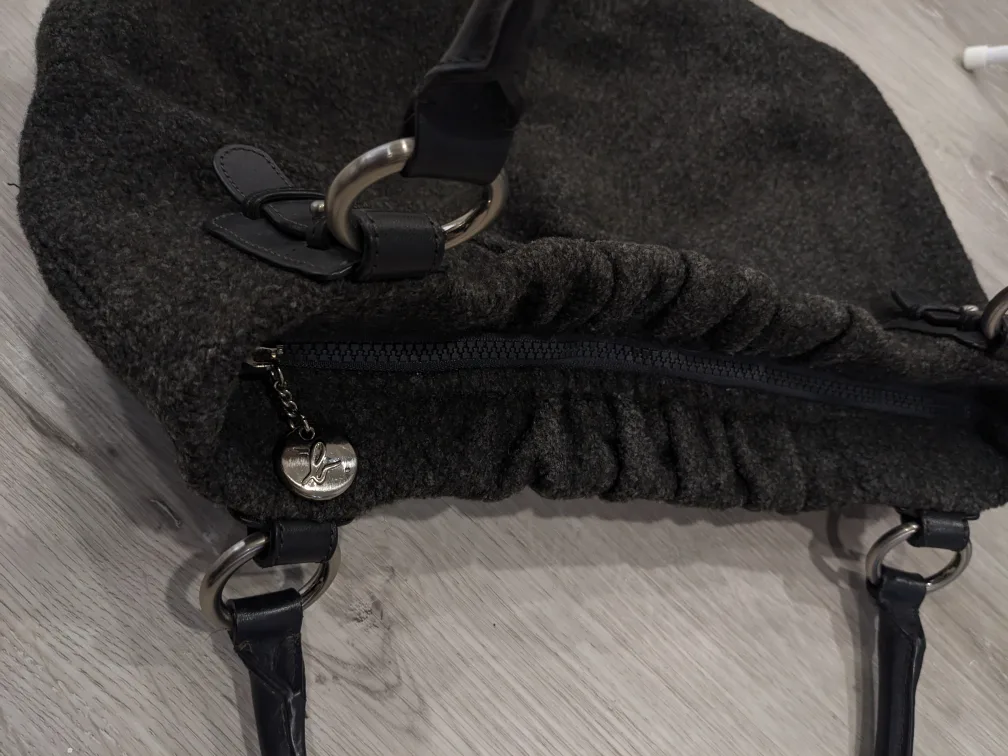 agnes b purse image indicator(8)