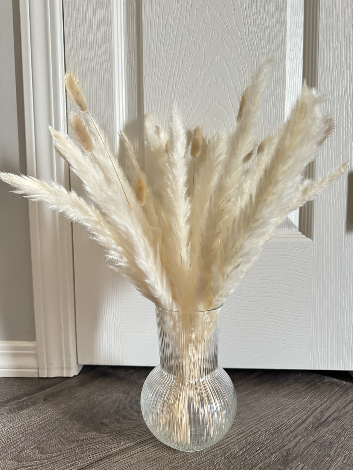 Very fluffy All white Pampas arrangement with glass vase