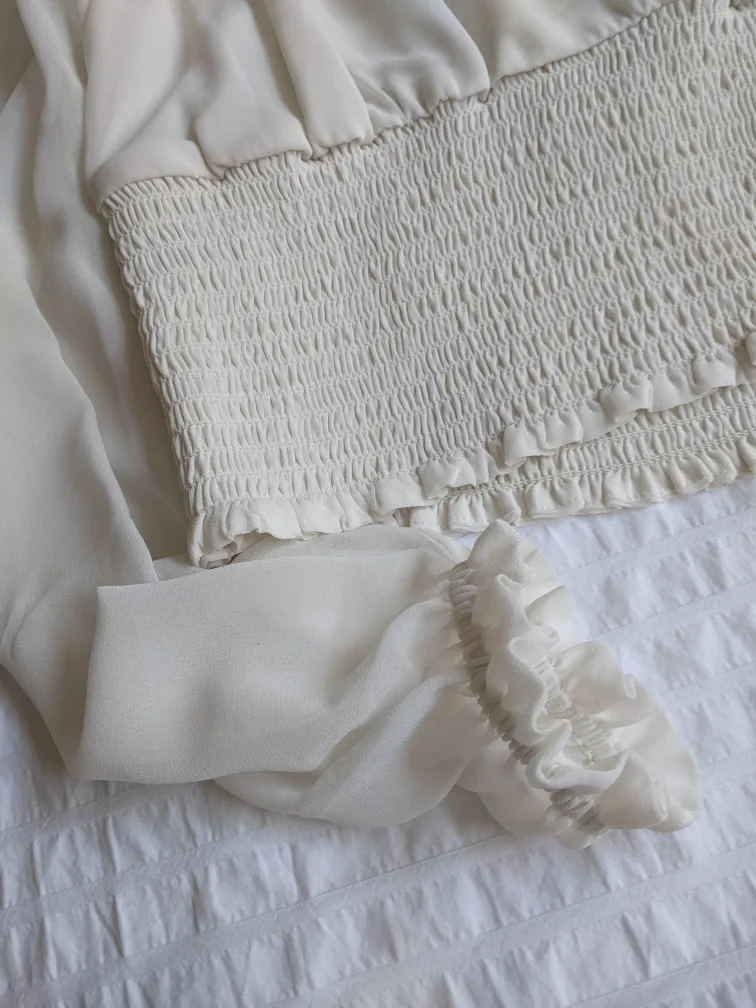 Wilfred WISTFUL blouse cream smocked v neck image indicator(3)