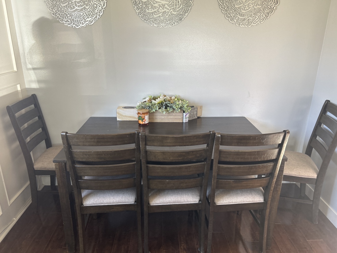 Dining Table Set with 4 Chairs