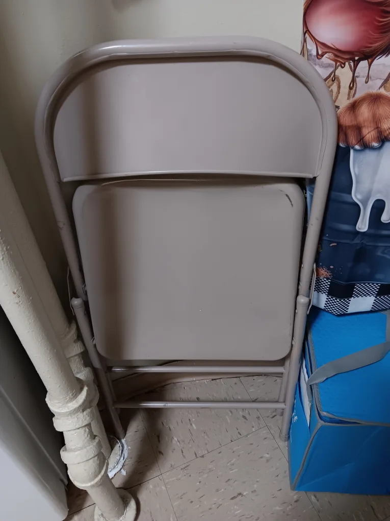 Folding Metal Chair image indicator(2)