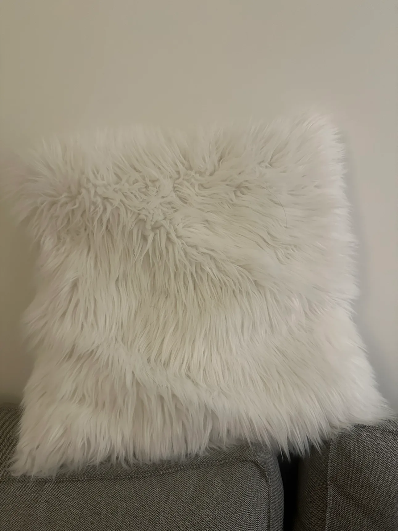 White Fur cushion cover thumbnail