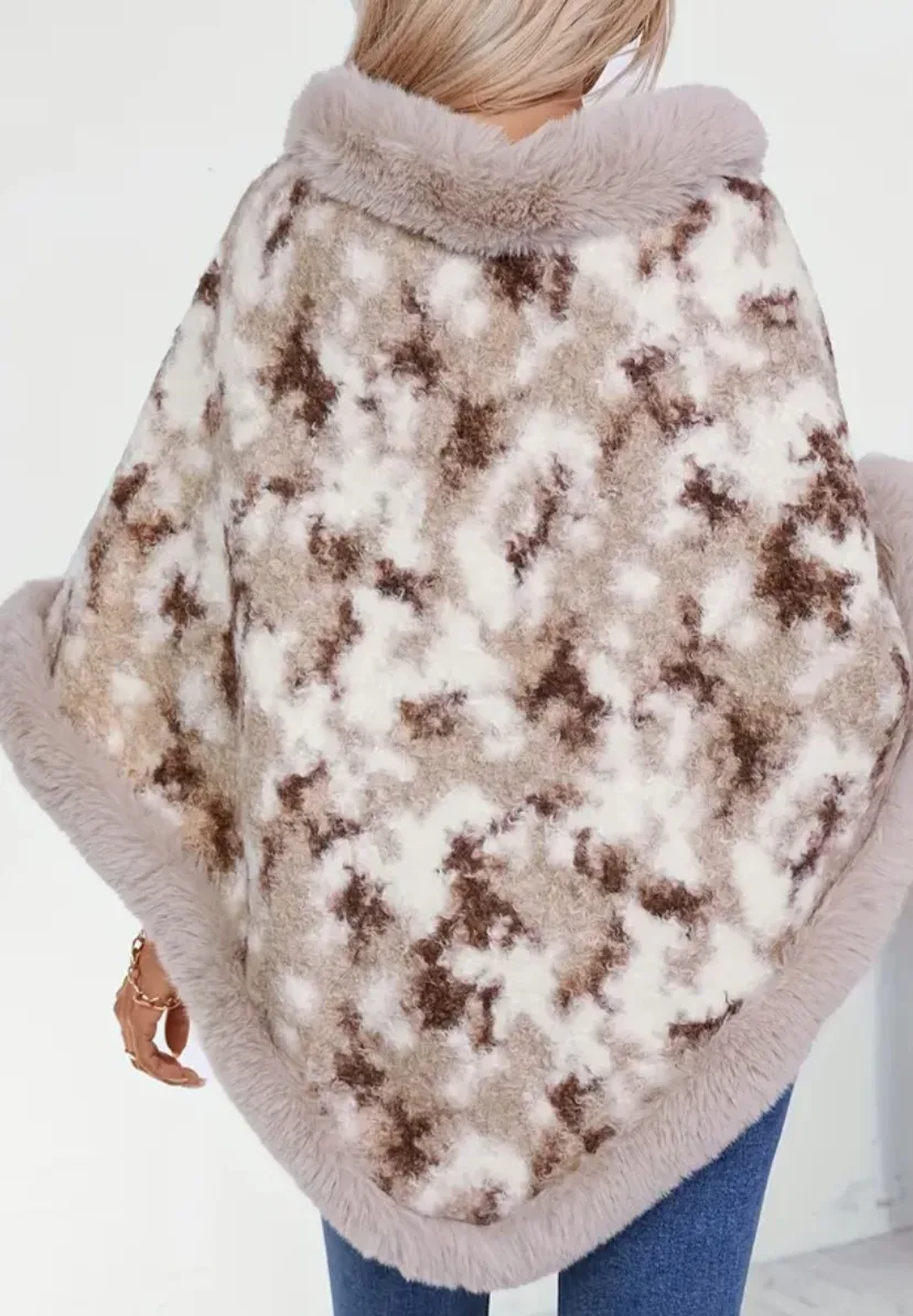 Camouflage Print Poncho image indicator(2)