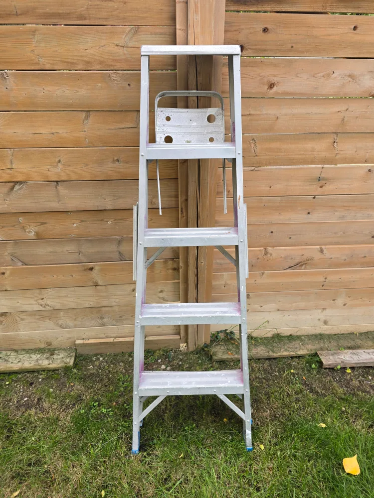 5-Step Foldable Ladder (57.5 Inches) thumbnail