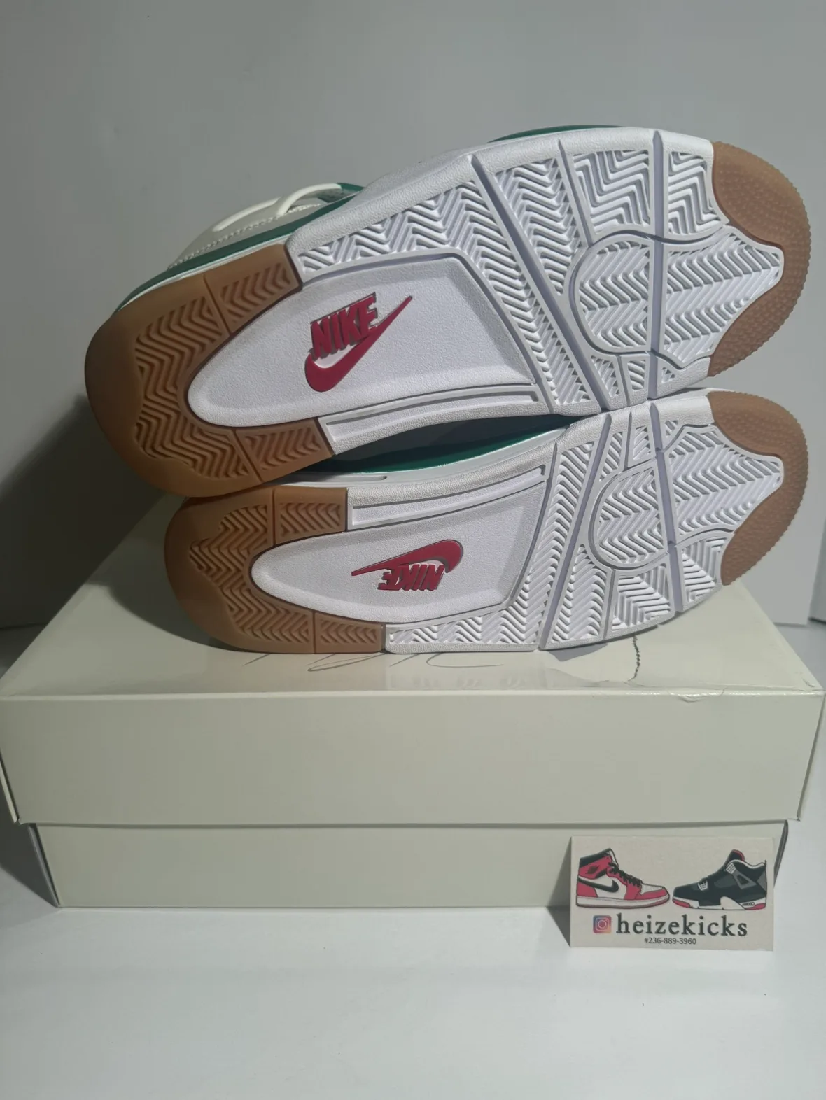 Jordan 4 SB Pine Green size 9 image indicator(5)