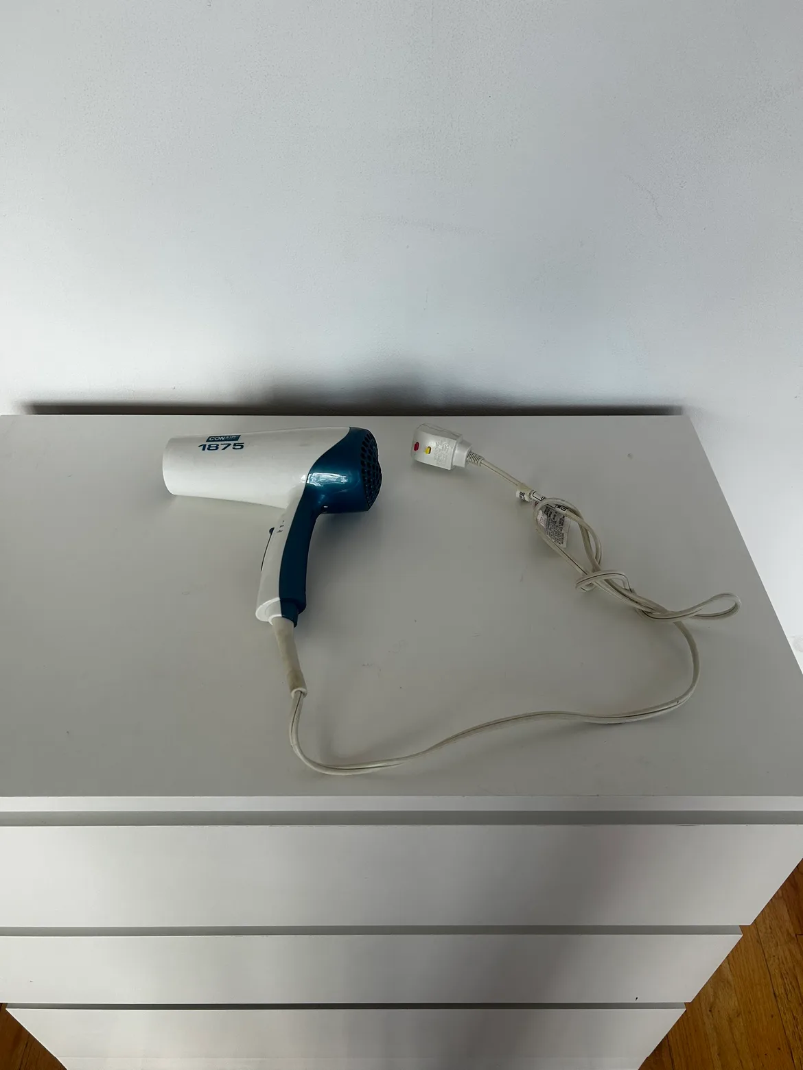 Conair 1875 White Hair Dryer image indicator(2)