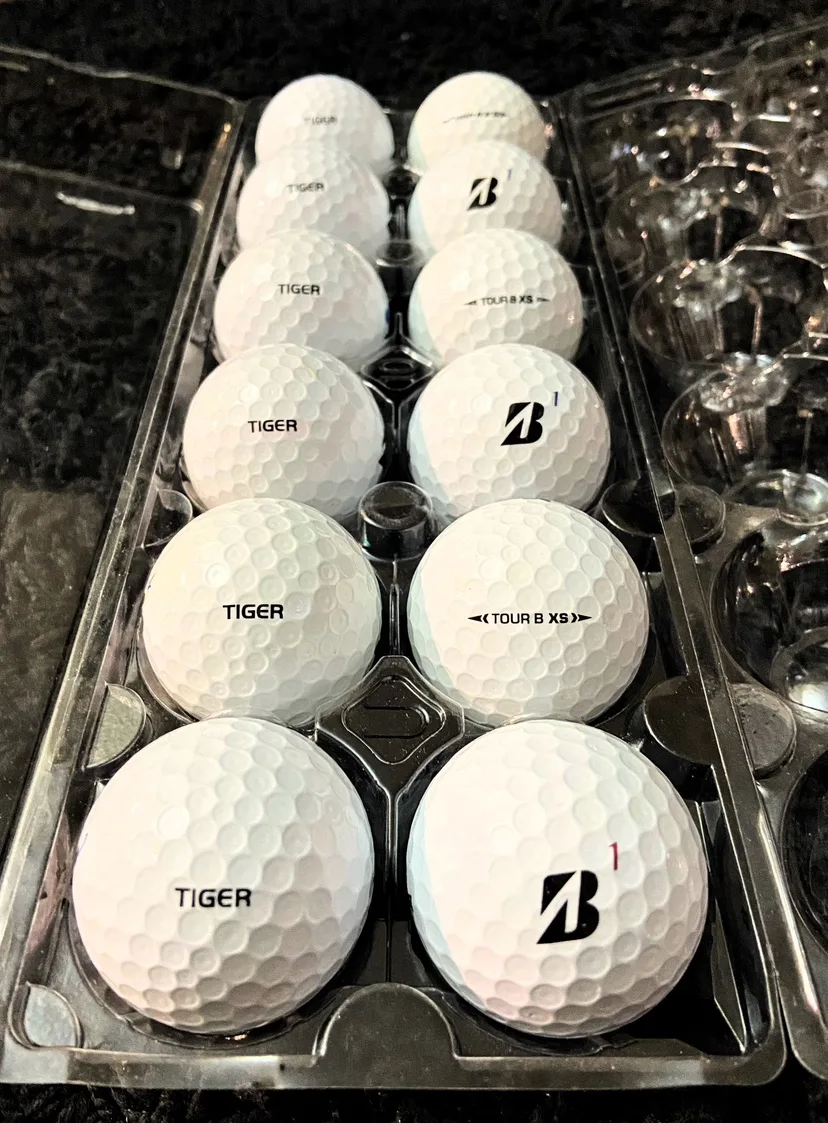 12 Bridgestone TIGER WOODS B-XS Golf Balls thumbnail