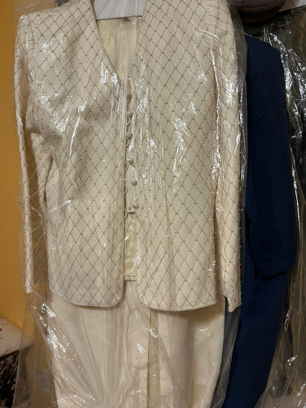 White Suit Size 14 plus 2 pieces image indicator(3)