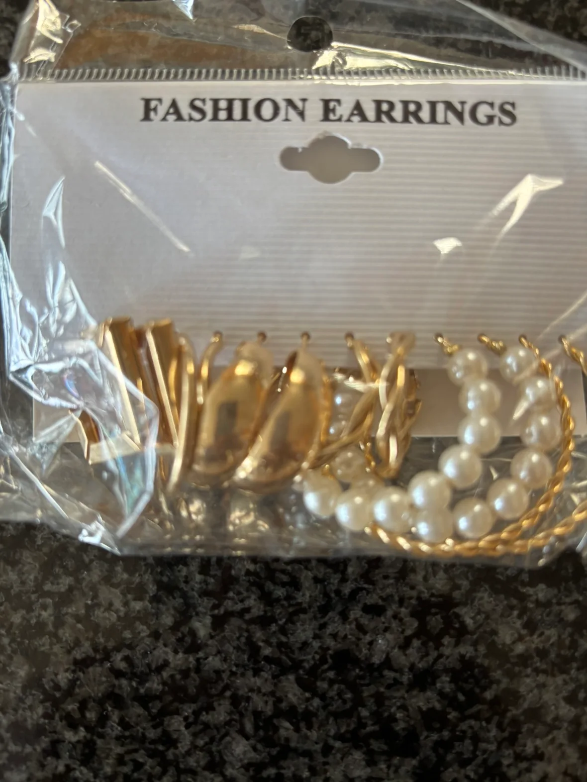 Fashion earrings thumbnail