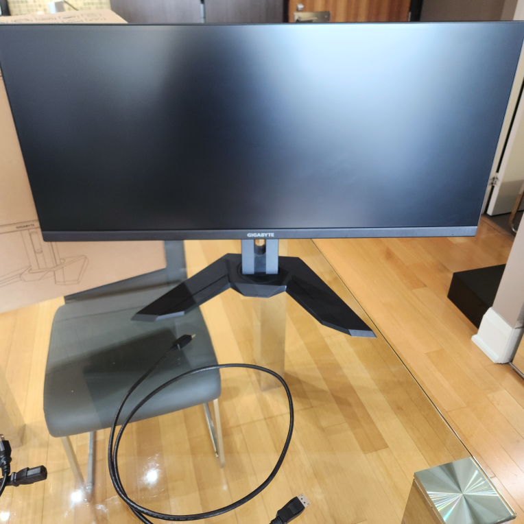 Gigabyte M43WQ ultrawide 1440p monitor with integrated KVM - photo 2