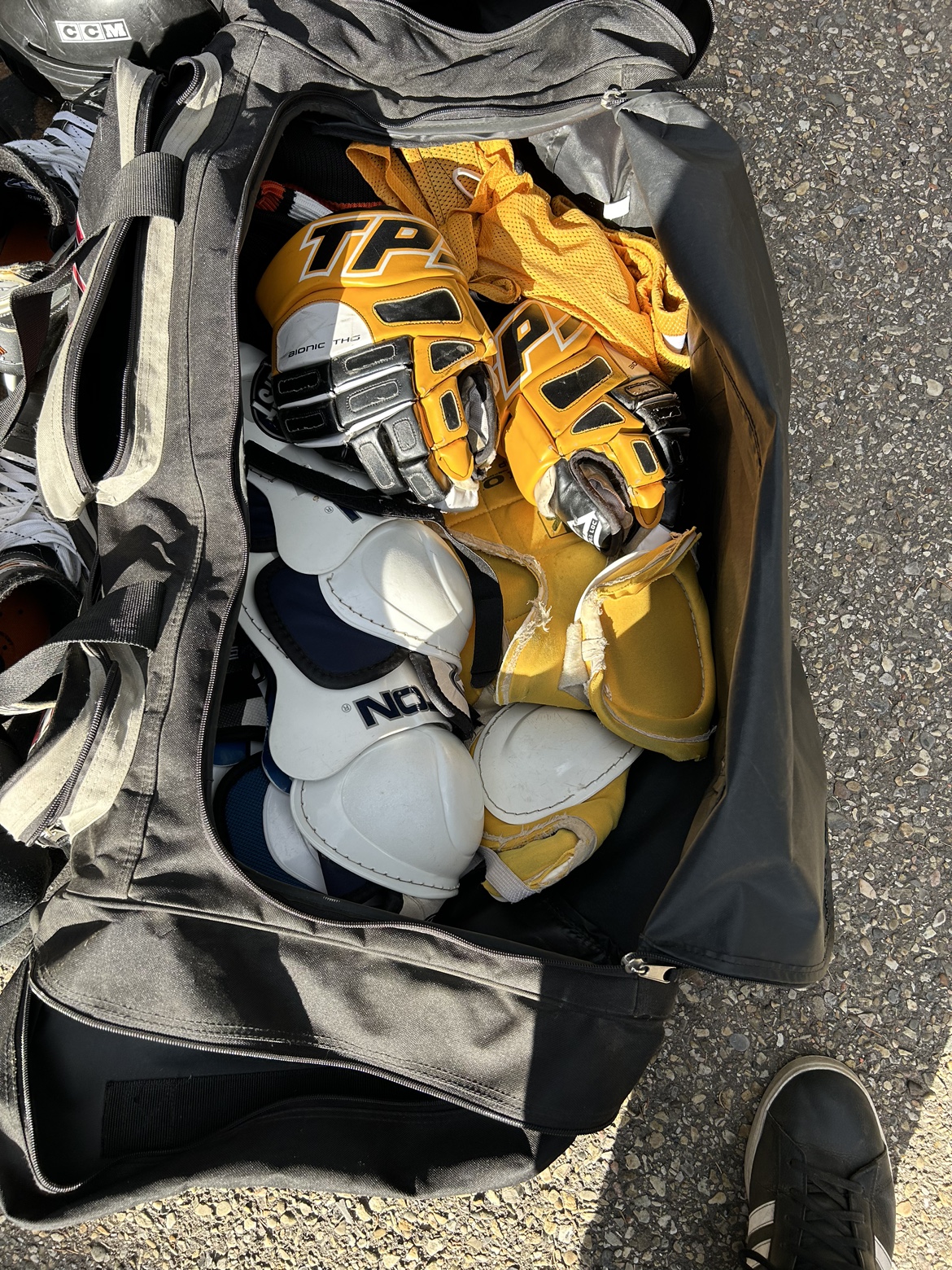 Mens Hockey Gear Set - photo 2