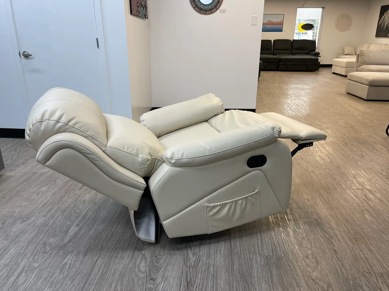 Reclining Armchair rotates 360 image indicator(3)